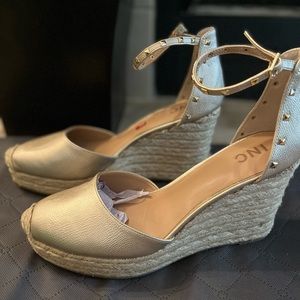 I.N.C. INTERNATIONAL CONCEPTS
Masin Closed-Toe Wedge Espadrilles Women Size 12M